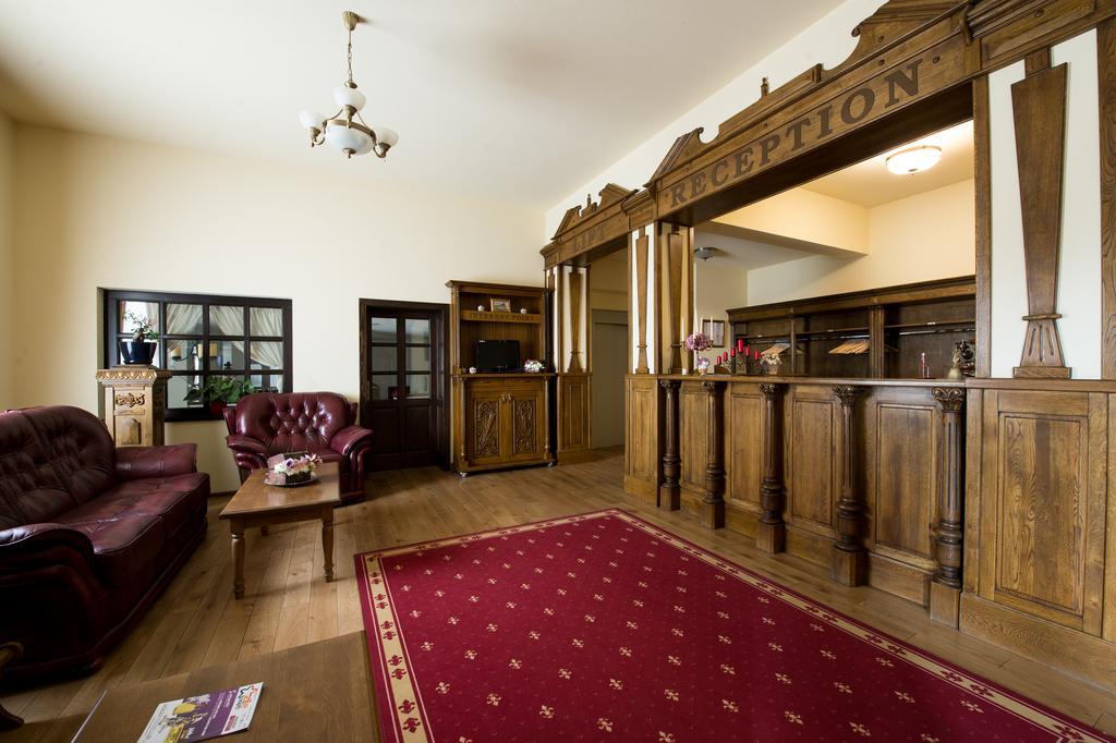 Hotel Castel Royal Mosnita Noua エクステリア 写真