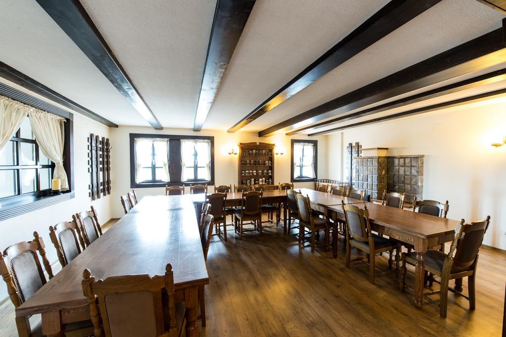 Hotel Castel Royal Mosnita Noua エクステリア 写真