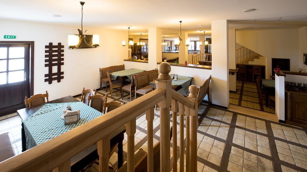 Hotel Castel Royal Mosnita Noua エクステリア 写真