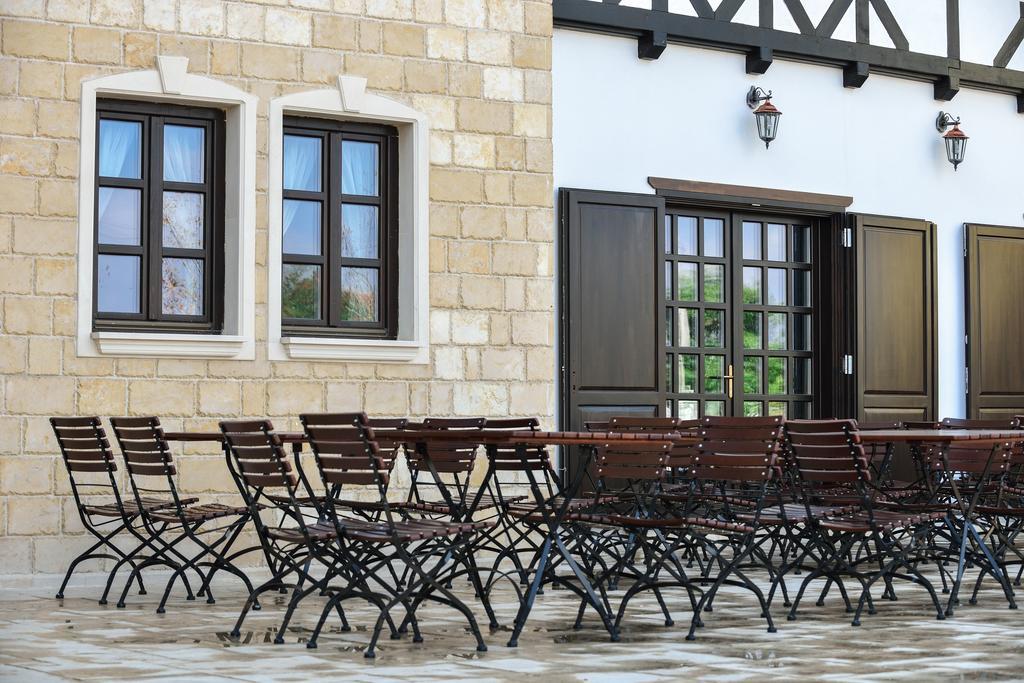 Hotel Castel Royal Mosnita Noua エクステリア 写真