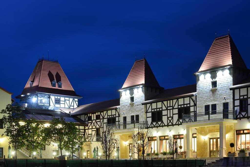 Hotel Castel Royal Mosnita Noua エクステリア 写真