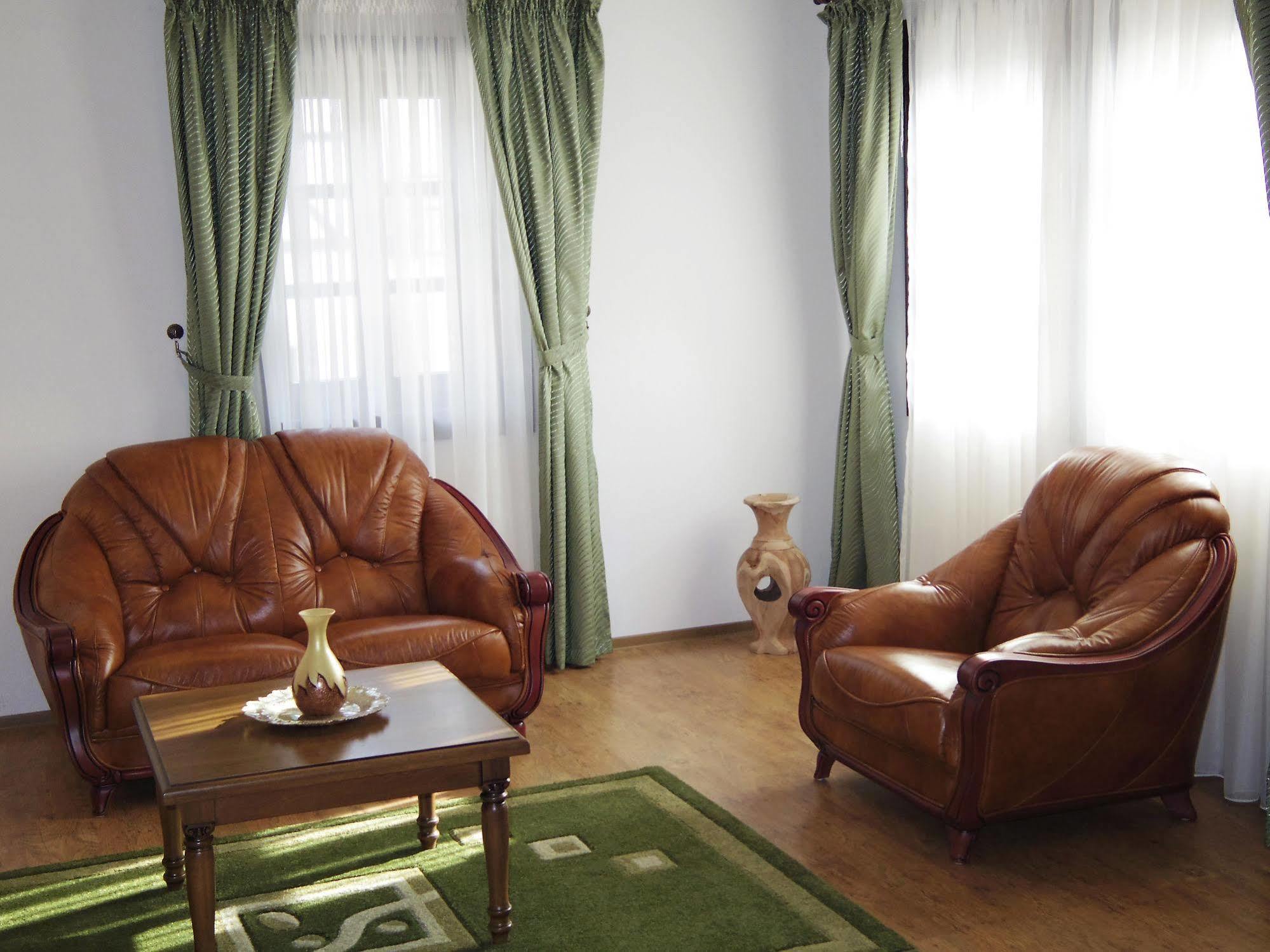 Hotel Castel Royal Mosnita Noua エクステリア 写真