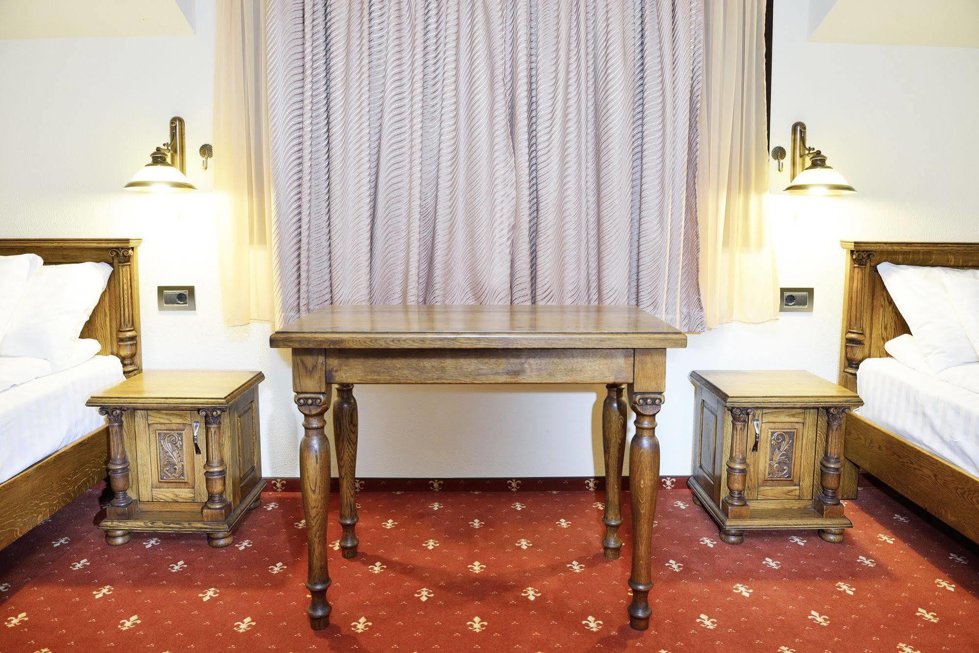 Hotel Castel Royal Mosnita Noua エクステリア 写真