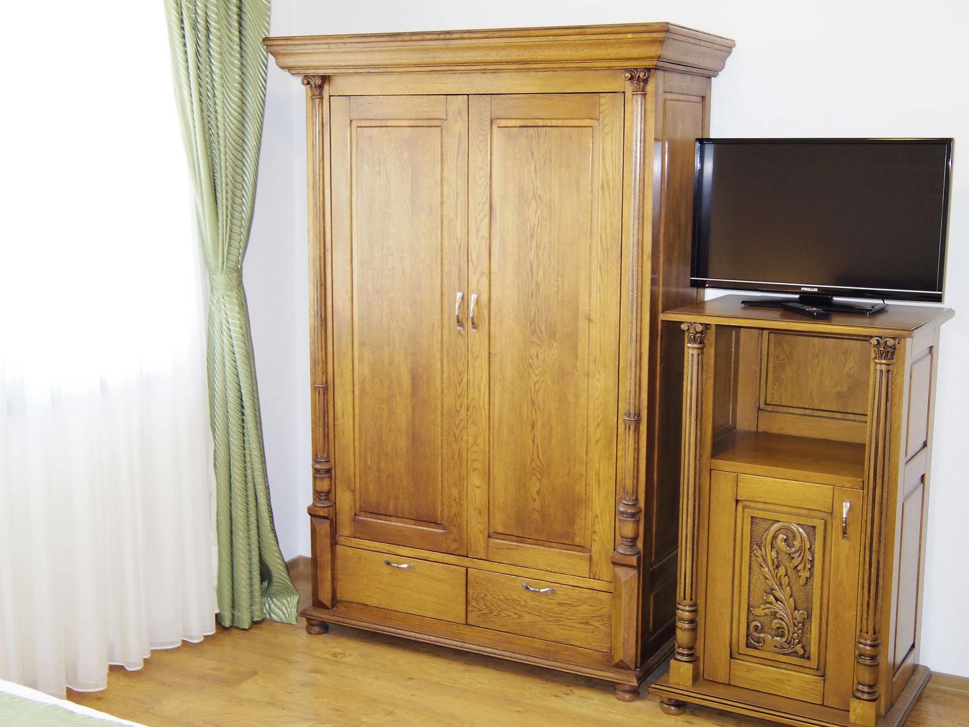 Hotel Castel Royal Mosnita Noua エクステリア 写真