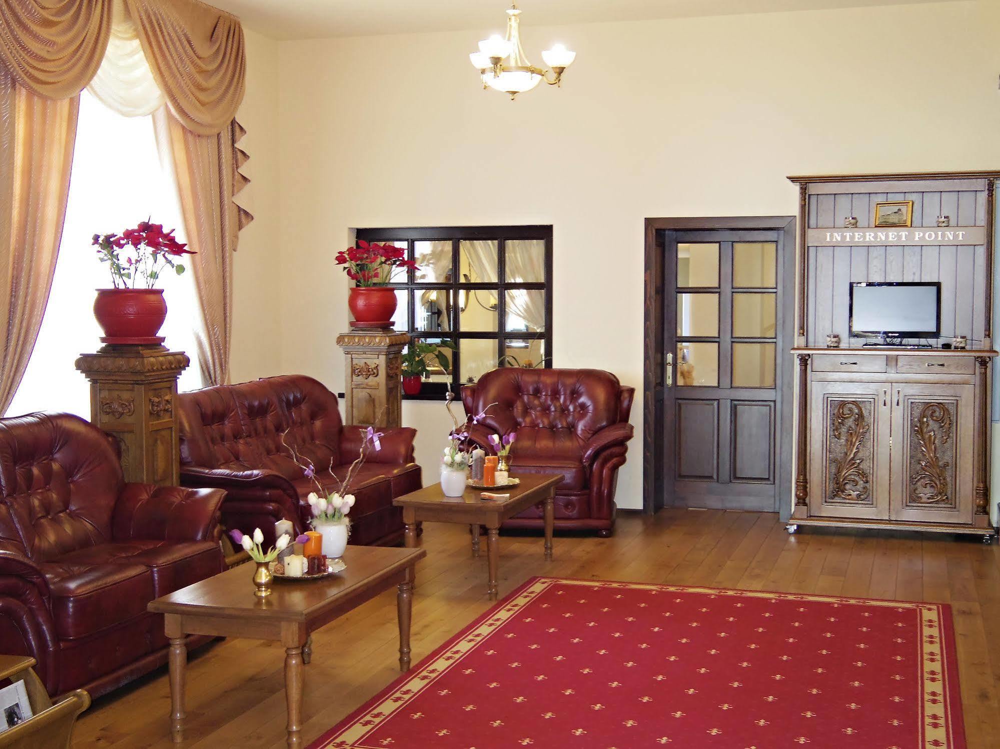Hotel Castel Royal Mosnita Noua エクステリア 写真