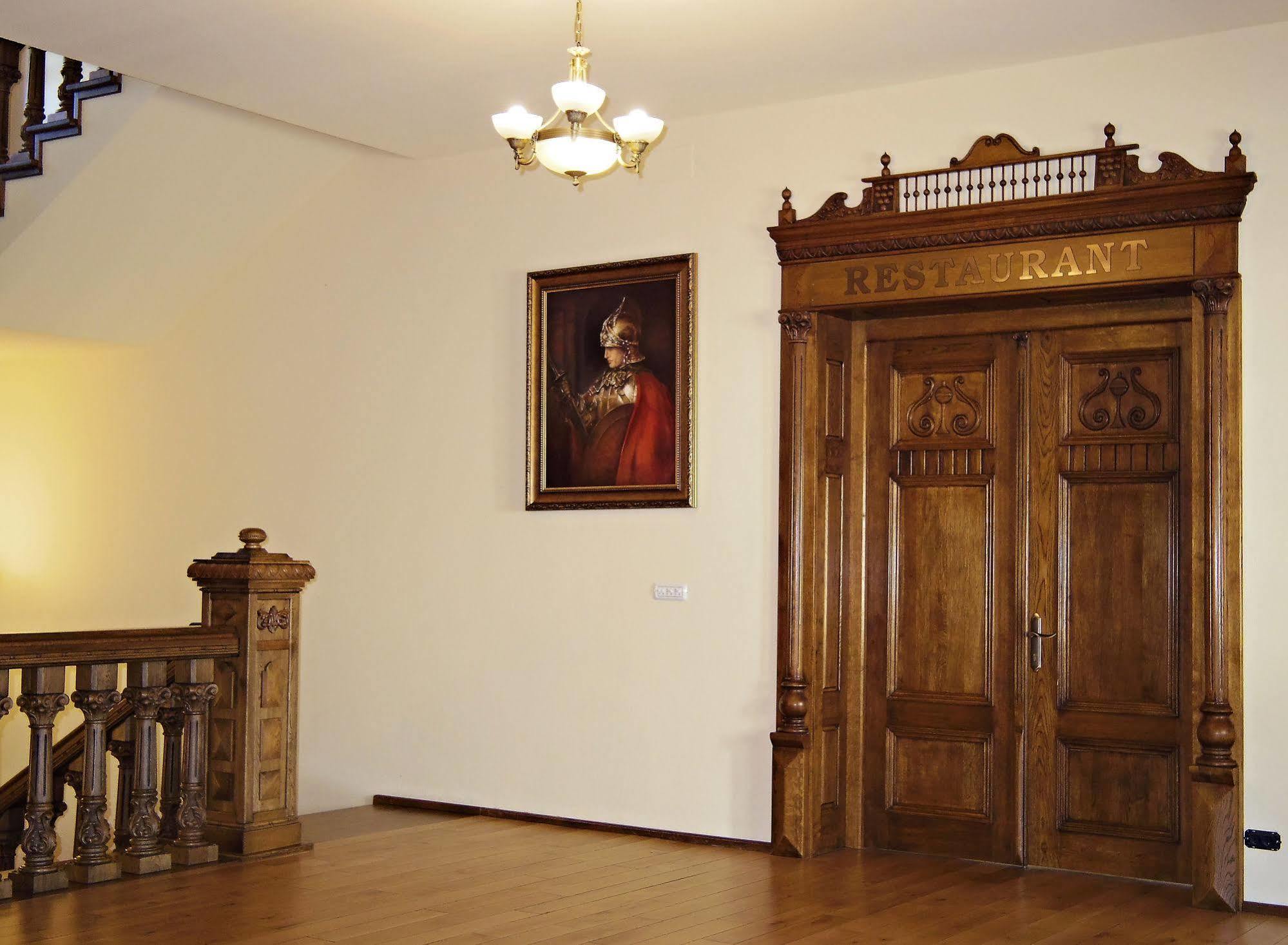 Hotel Castel Royal Mosnita Noua エクステリア 写真